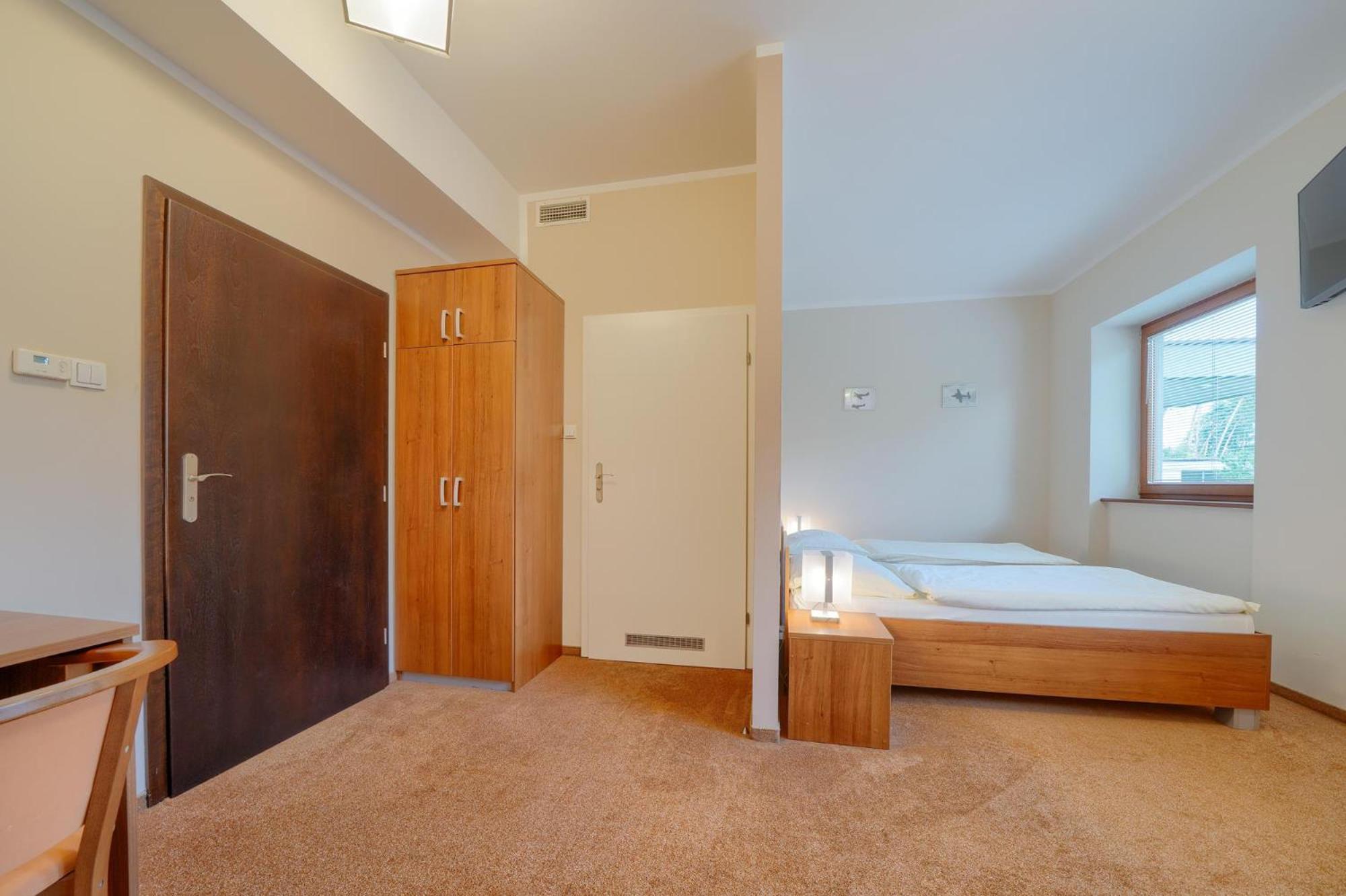Hotel Aviator Kamien Slaski 외부 사진